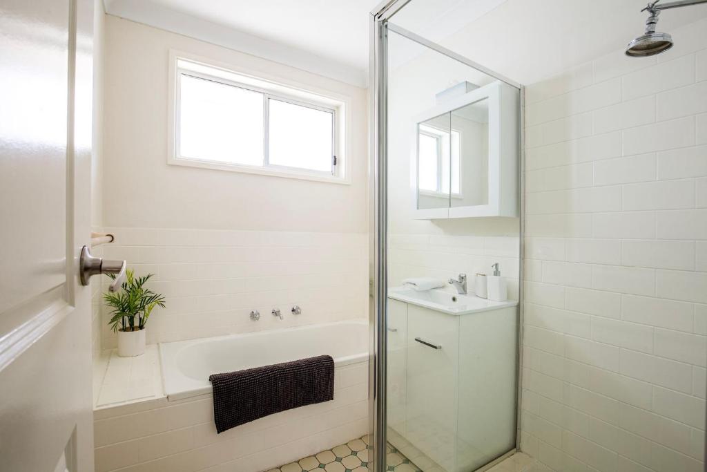 Sunbaker Pet Friendly Awards Finalist 4 Mins Walk to Culburra Beach photo