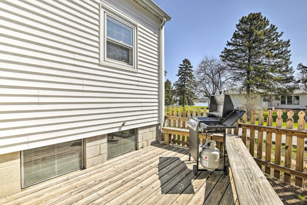 Modern Sturgeon Bay Home by Potawatomi State Park 전경