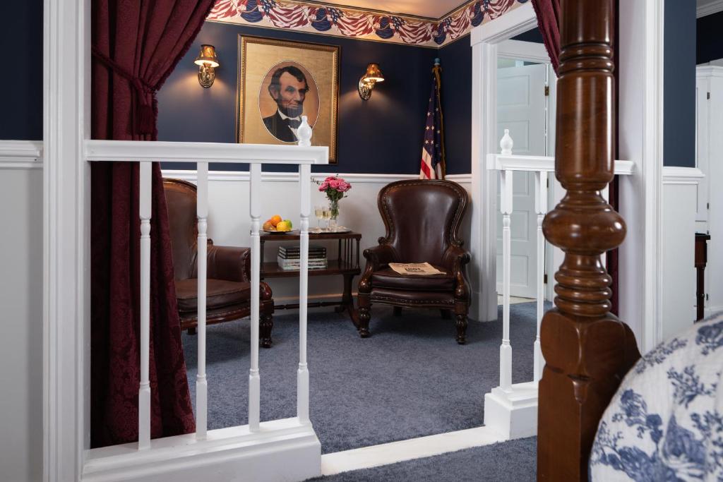 A Williamsburg White House Inn photo