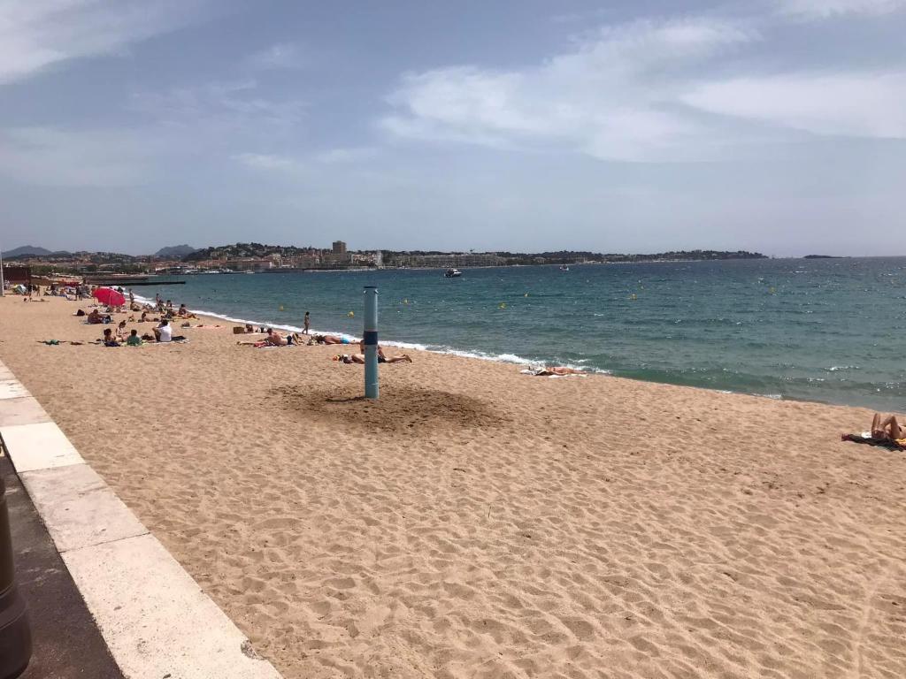 Appartement en front de mer avec parking privatif - 1