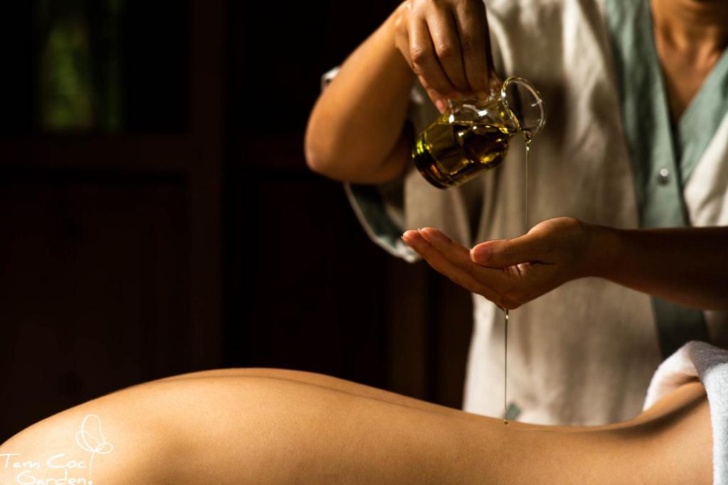 Tam Coc Garden Resort: Vị trí, đặc điểm, tiện ích, giá bán các hạng phòng & kinh nghiệm đặt phòng