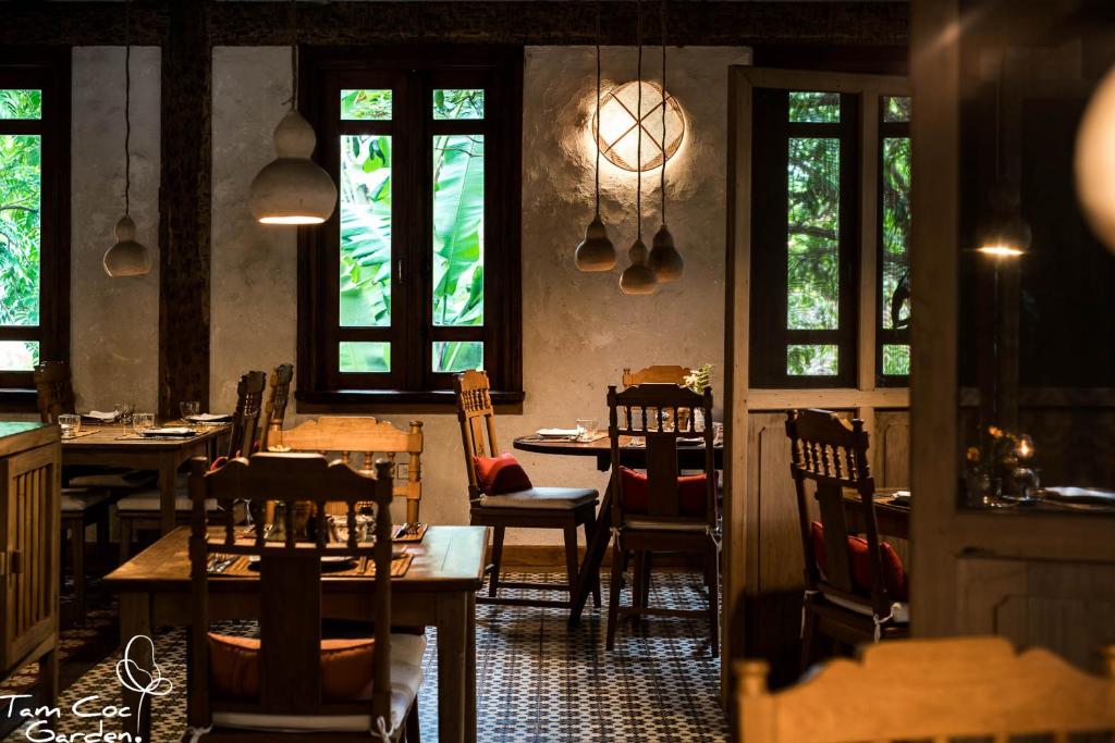 Tam Coc Garden Resort: Vị trí, đặc điểm, tiện ích, giá bán các hạng phòng & kinh nghiệm đặt phòng