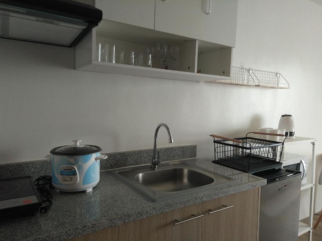 Elegant, Cozy Studio w/a SkylineView (150mbpsFibr) photo