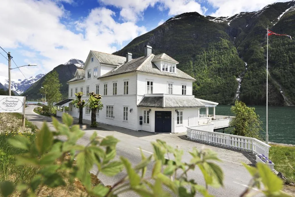 Fjærland Fjordstove Hotell - Huseby Hotelldrift AS, hotel in Fjarland