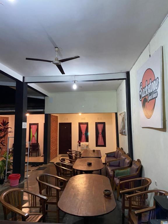 Watukarung Sackstone Guesthouse photo