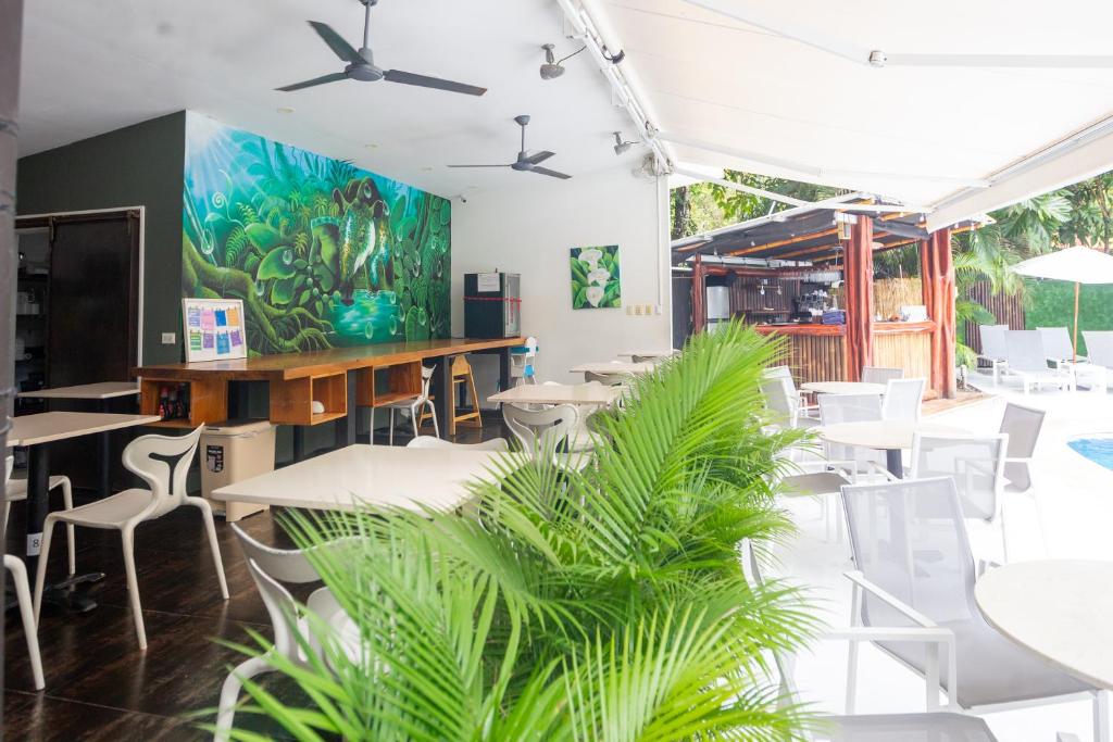 Restaurant, La Vela Boutique Hotel in Quepos