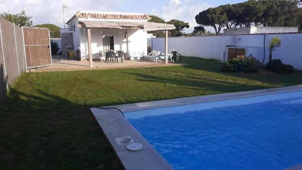 Las Casitas de la Barrosa con jardín y piscina - 5