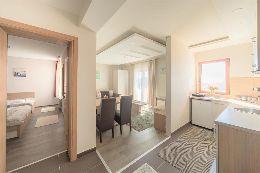 Modern Lux Apartment H8 at Milmari Resort - 3