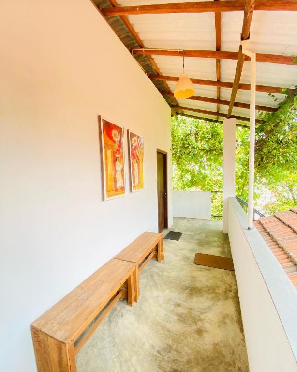 Coconut Reach, Mirissa (jih)