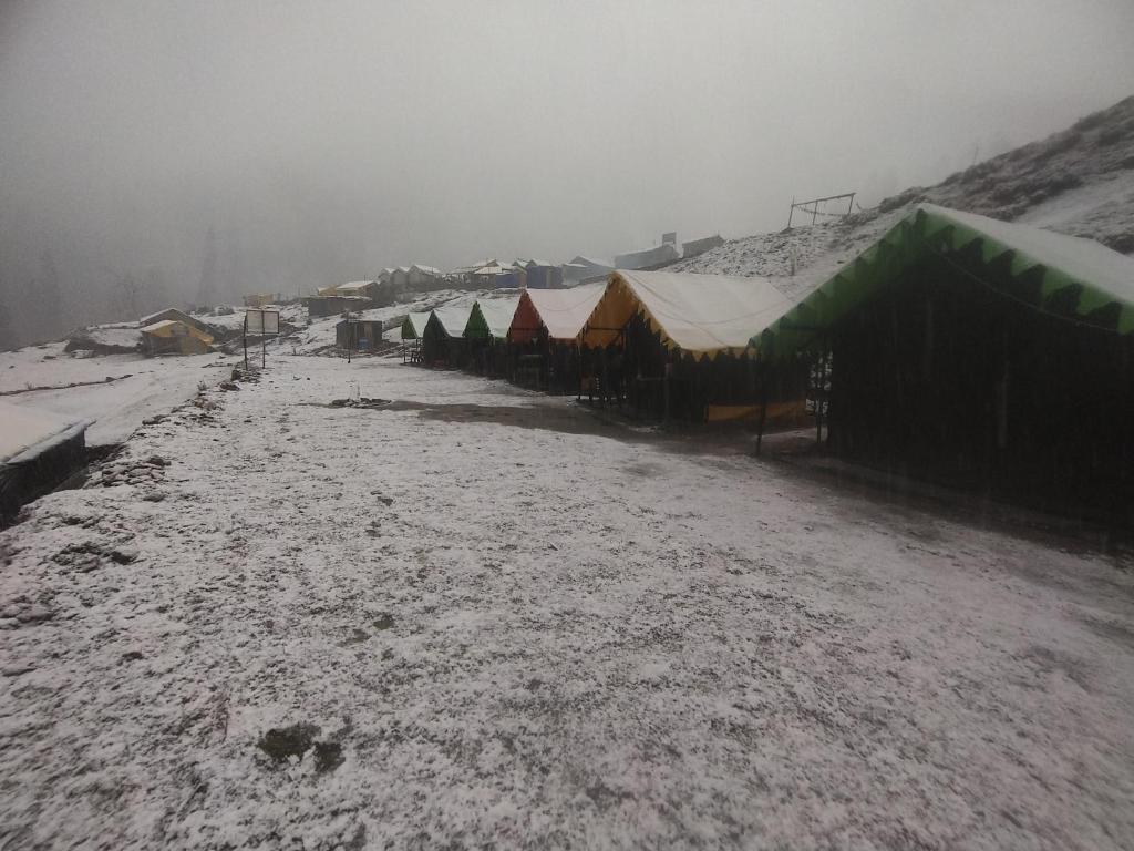 City Escape Camps and Cafe Kheerganga photo