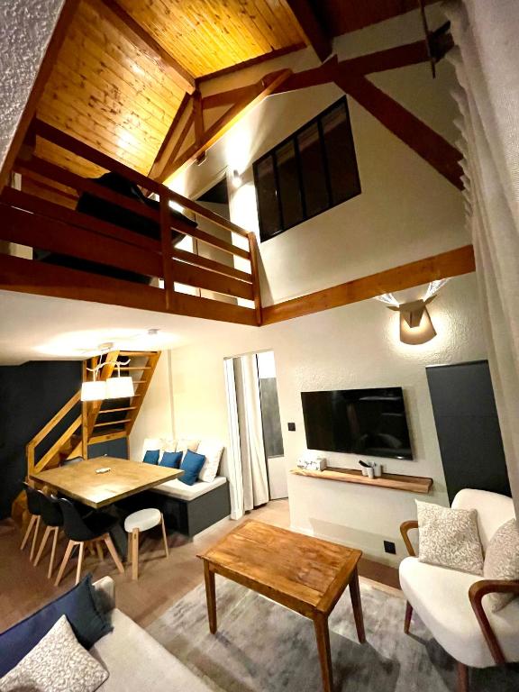 Le Chalerick - Appartement chalet d'exception 4 étoiles - skis aux pieds - 70 m2 entièrement rénové, idéal pour 6 à 8 personnes - 2