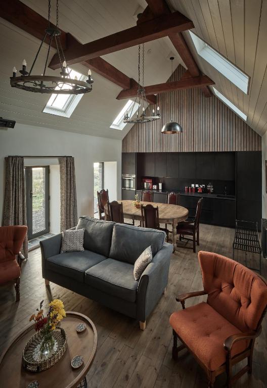 Monkstadt No 10 The Horse Walk, Totscore