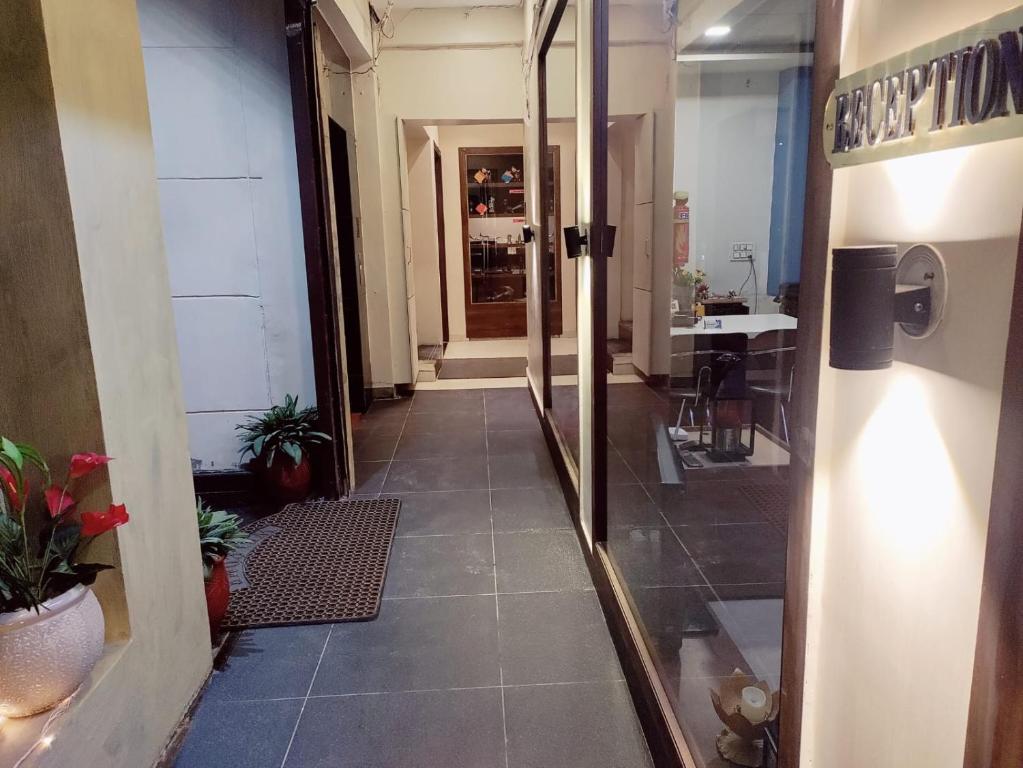 Hotel Luxuria photo