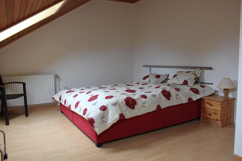 Deutsche Messe Zimmer - Private Apartments & Rooms Hannover City - room agency photo