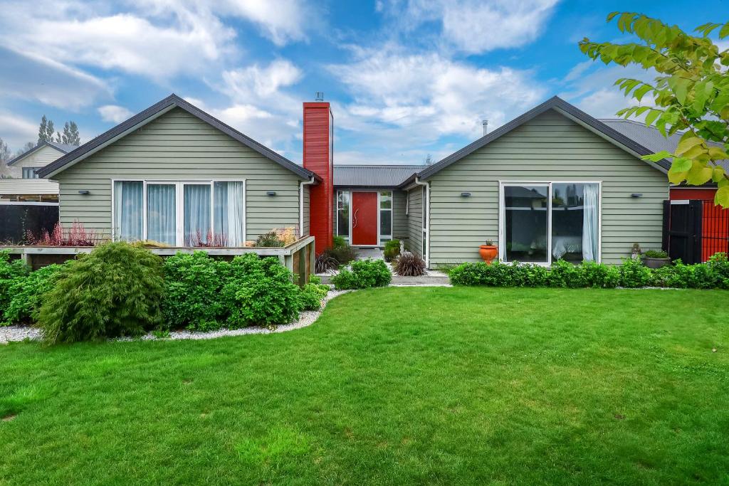 Expansive Family Home in Methven, New Zealand reviews, prices