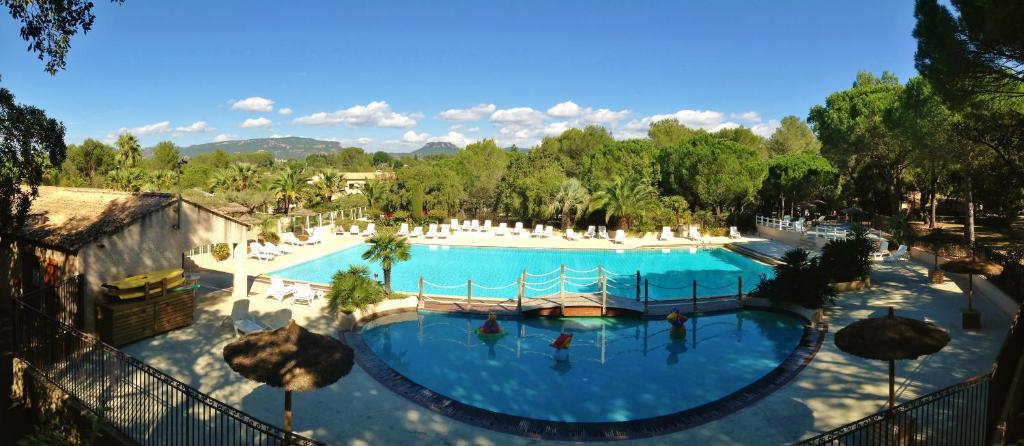 Mountain Retreat in Roquebrune-sur-Argens with Shared Pool - 3