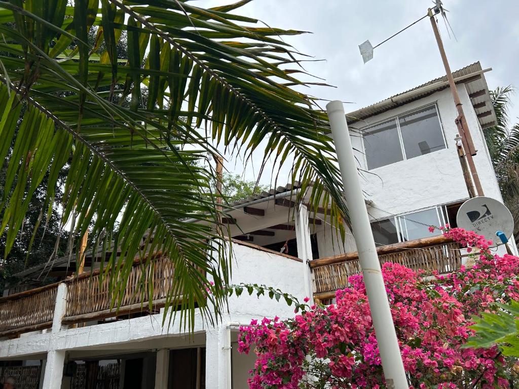 Casa Luz en San Clemente, Ecuador opiniones, precios of Hotels