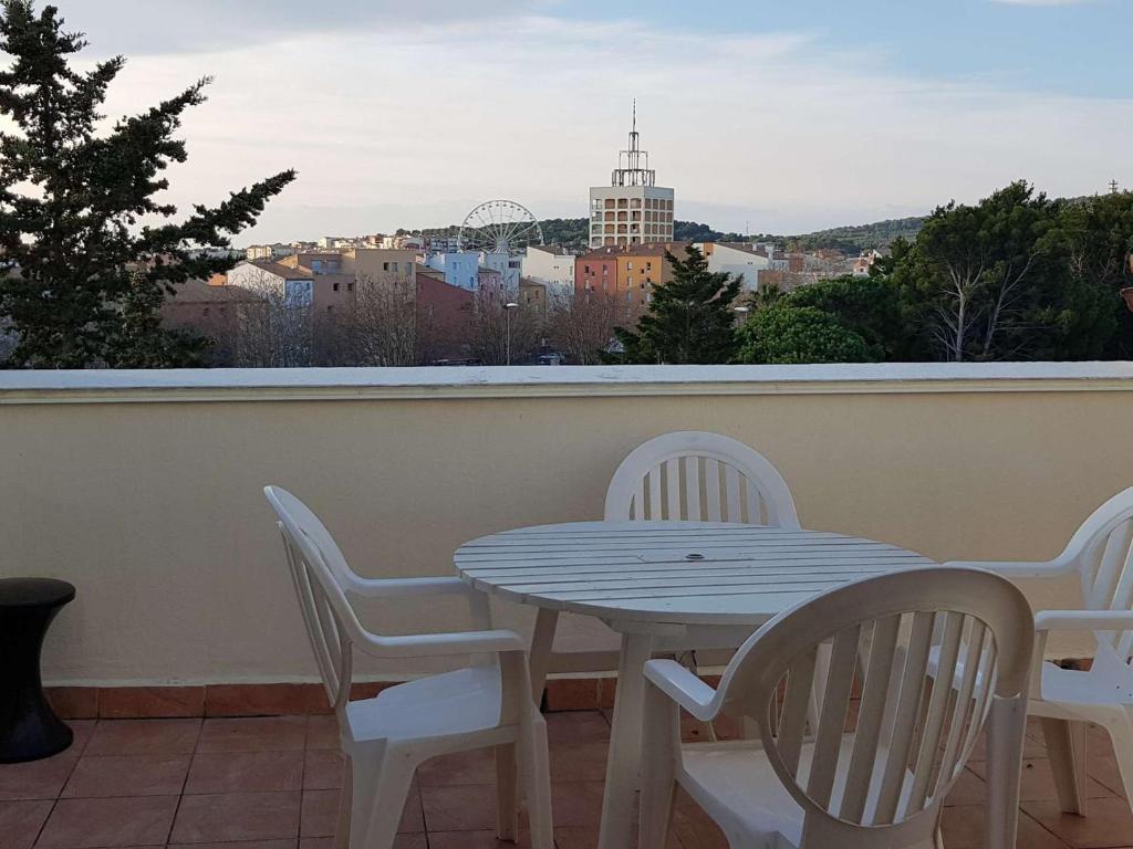 T2 avec Parking, Grande Terrasse, Chambre et Proche Plage - Quartier Môle - FR-1-702-37 - 1