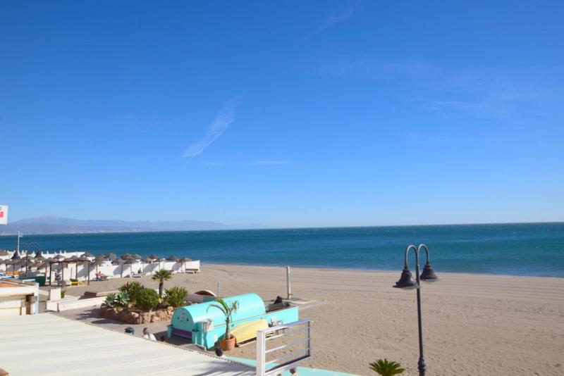 CARIHUELA 1ª LINEA DE PLAYA photo
