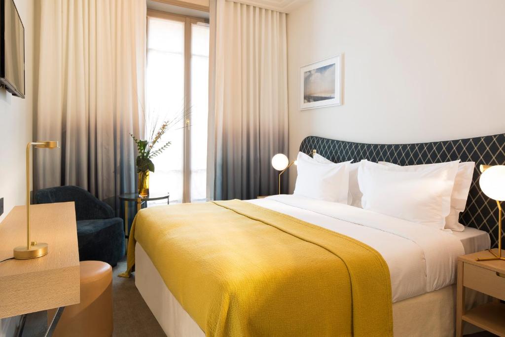 Paris Hotel Le Marianne Additional
