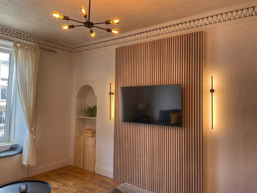 1 Bed Apartment on Leith Walk, Edinburgh - pet-friendly stay