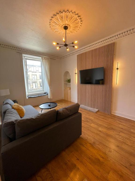 1 Bed Apartment on Leith Walk, Edinburgh photo 2