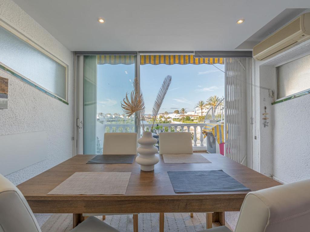 Apartment Sant Maurici by Interhome - 2