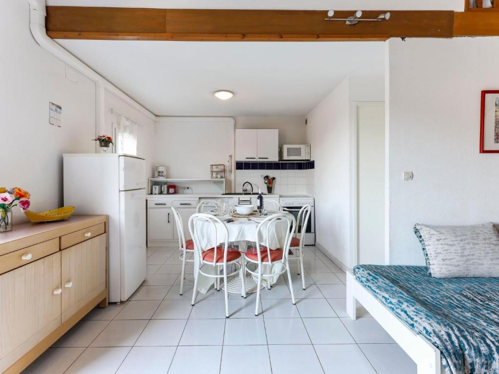 Apartment Eden Roc 2 by Interhome - 3