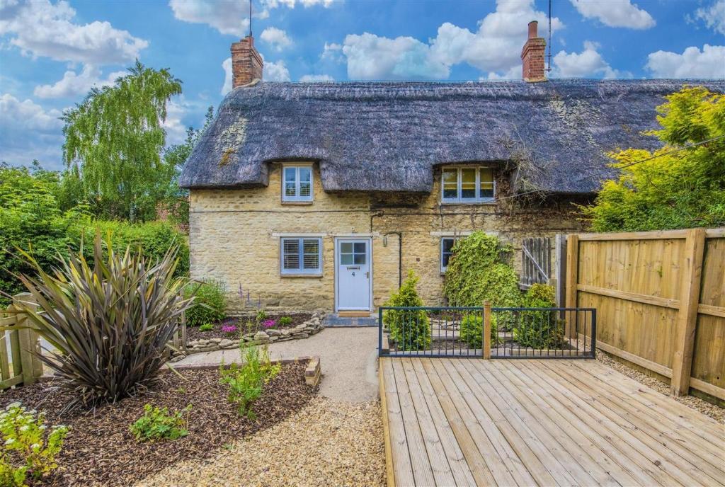 Blackbird Cottage, Kettering