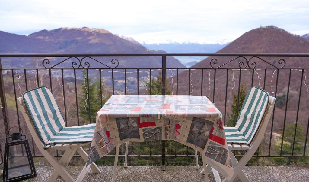 Panoramic lake view home's Giulia, Casasco Intelvi