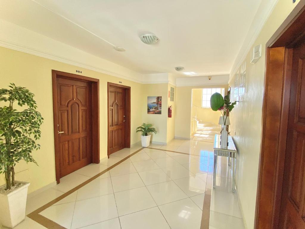 Hotel Shakey photo