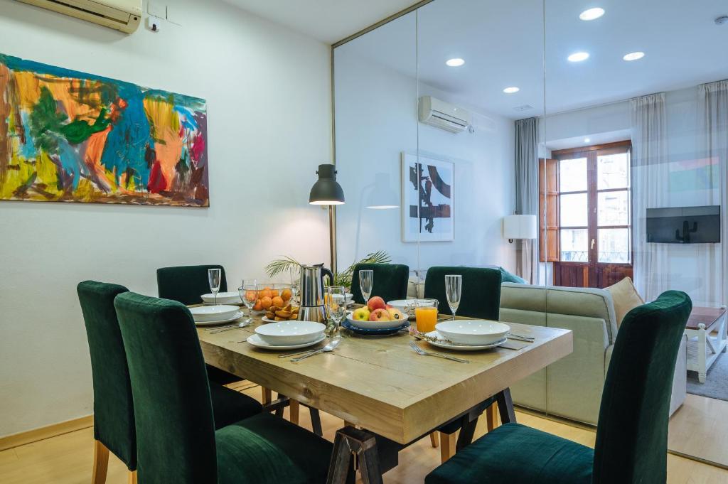 HomeySeville-Amazing Views Cathedral Tomas de Ibarra - 8 pax, Parking Optional - 5