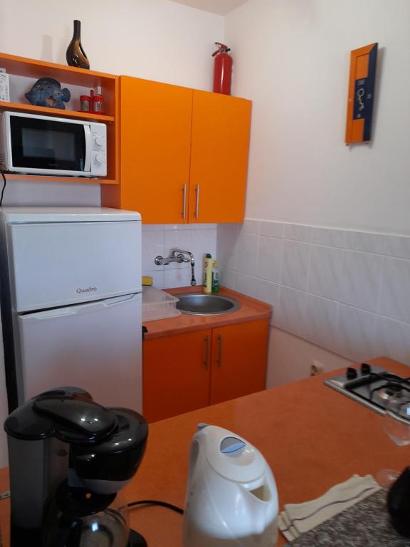Apartment in Pag with sea view, terrace, air conditioning, WiFi (4891-1), Pag