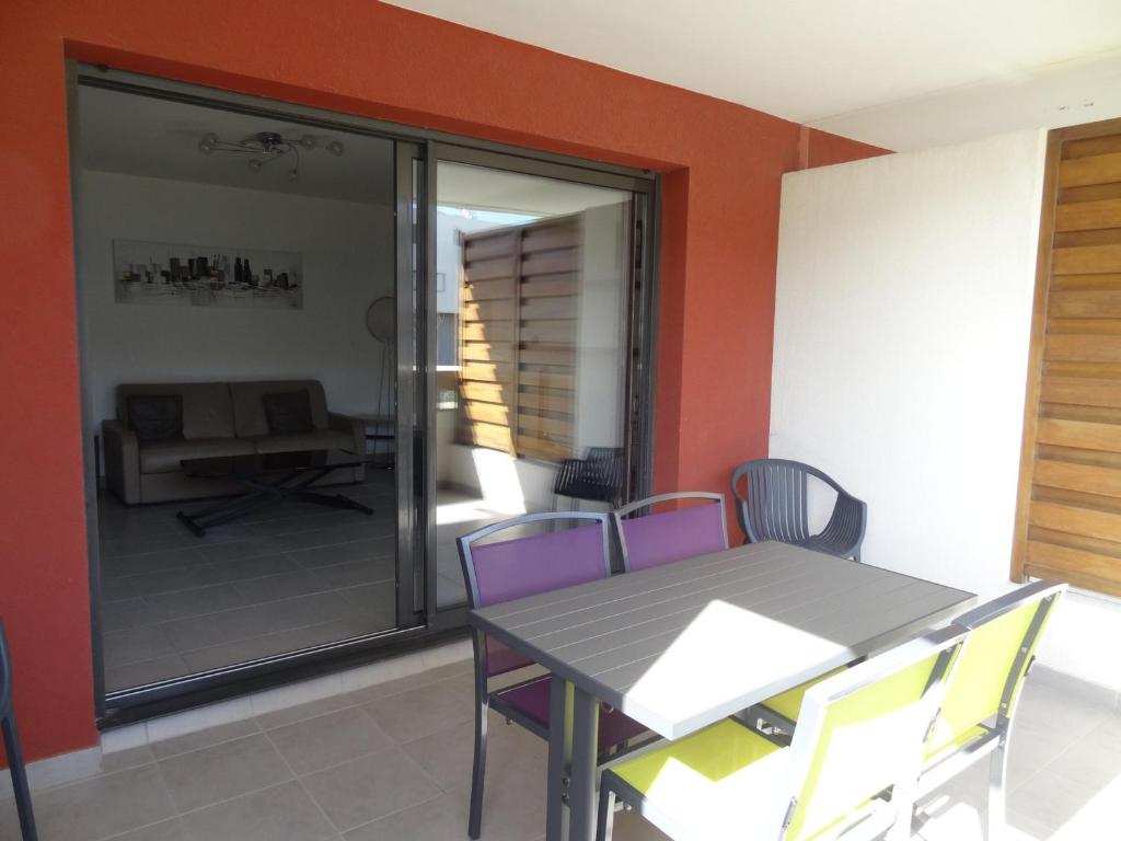 Beau T2 avec loggia et parking à Sète - FR-1-472-113 - 1