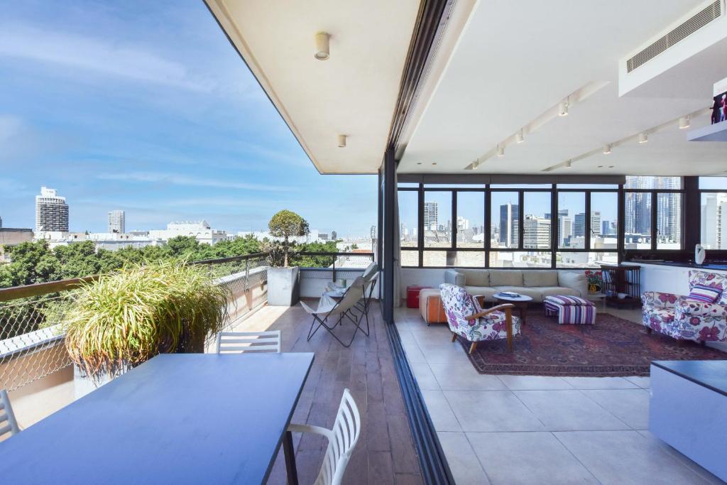 Out of Time by HolyGuest, Tel Aviv