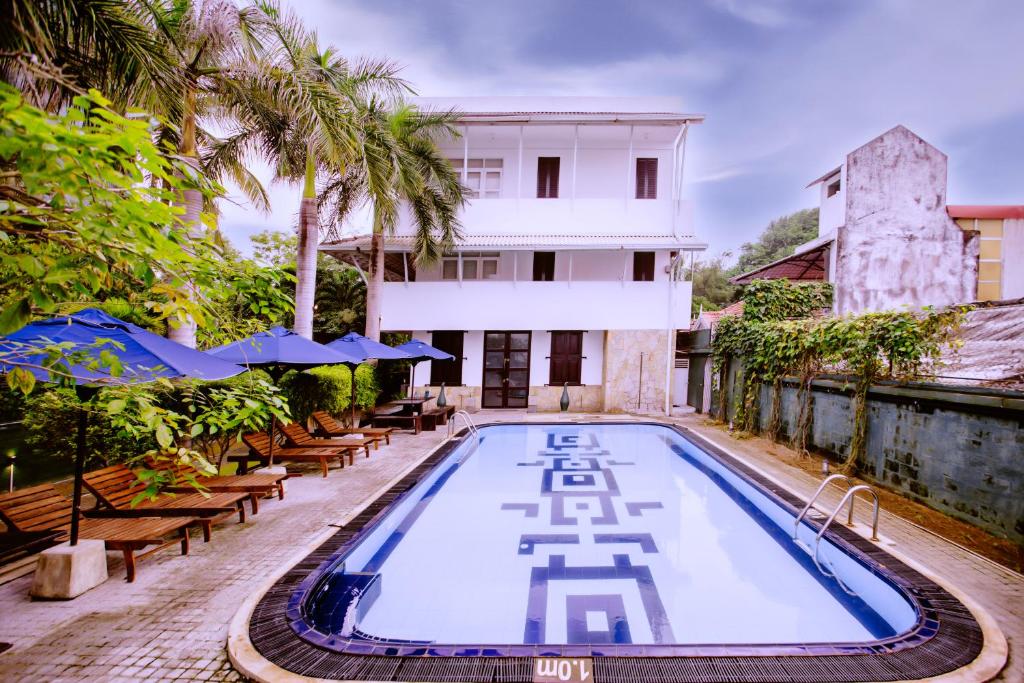 St.Lachlan Hotel & Suites photo