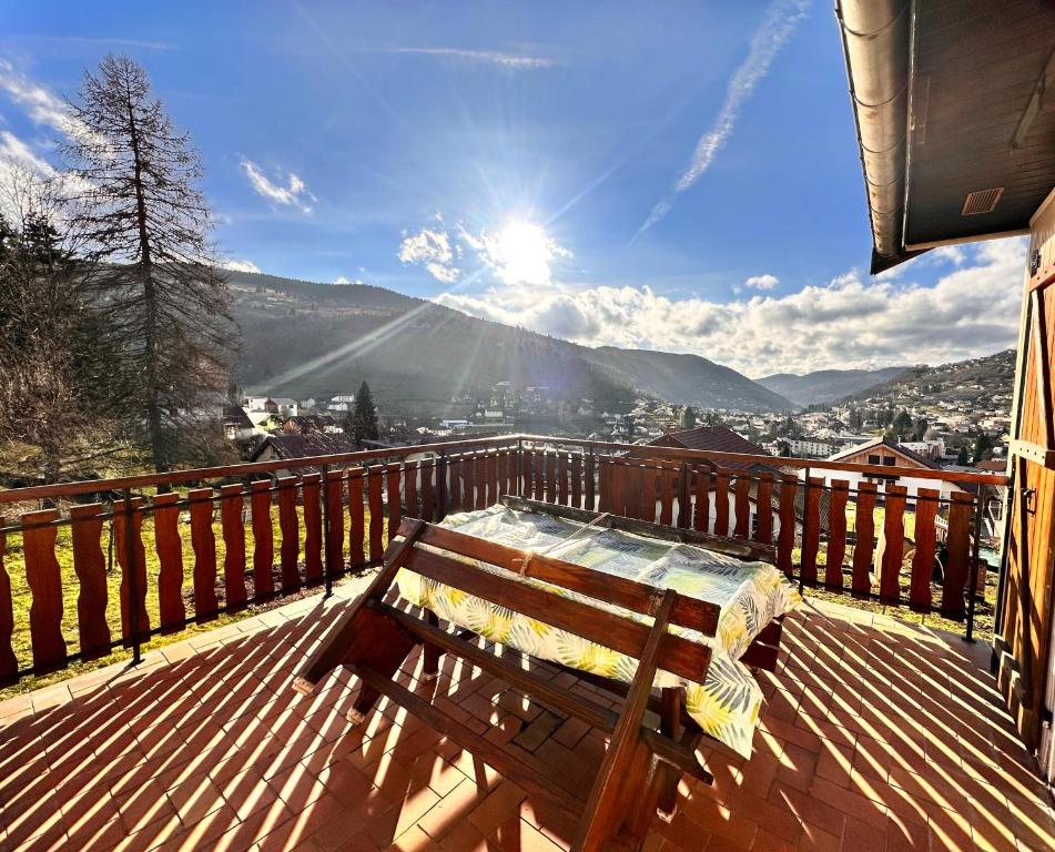 Gîte Le Pingu - spacieux, calme, plein sud - cabine sauna - 8 personnes, La Bresse