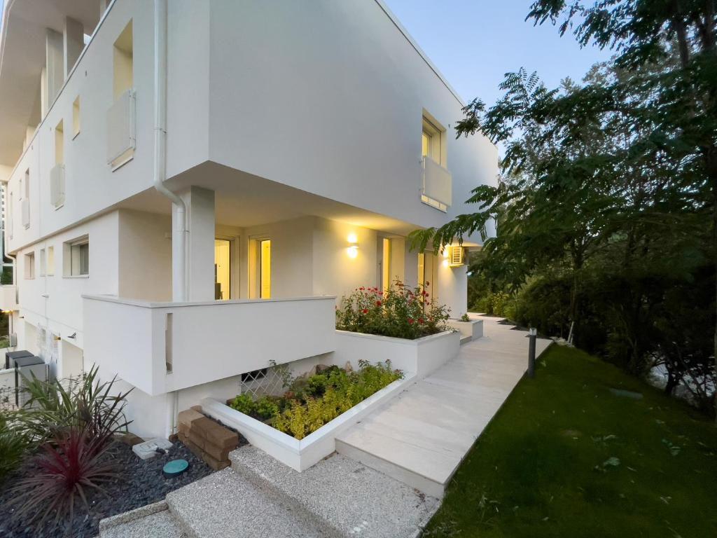 Esclusiva Villa Frontemare in Tana della Volpe 2 - 3