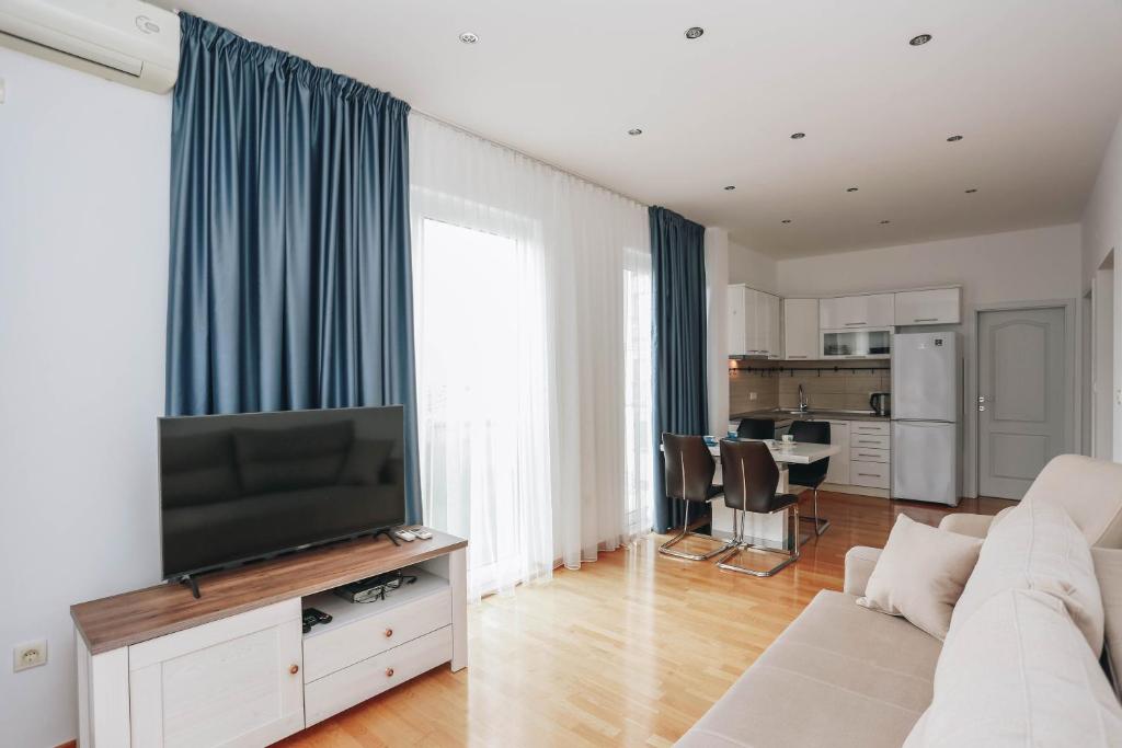 Status-M Apartments Sunny Side - 5