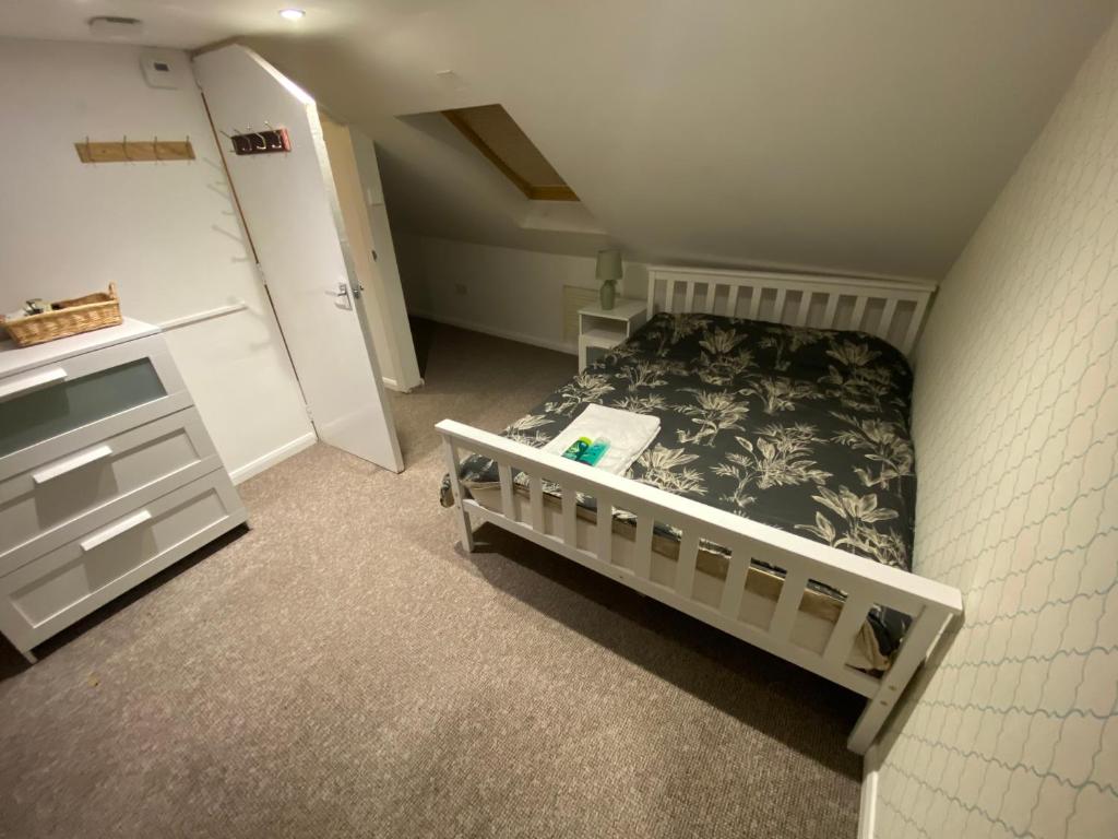 The Attic En-suite Room, Plymouth