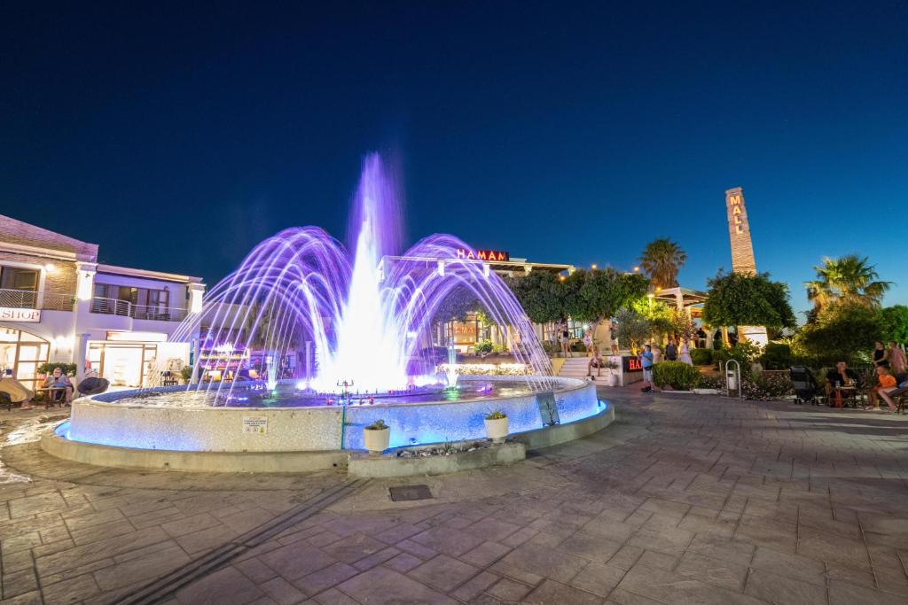 Tigaki Mall Hostel — Hotel in Kos Island