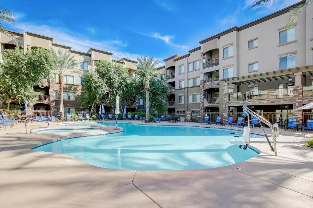 FRONTDESK Montreux Apts Northeast Phoenix