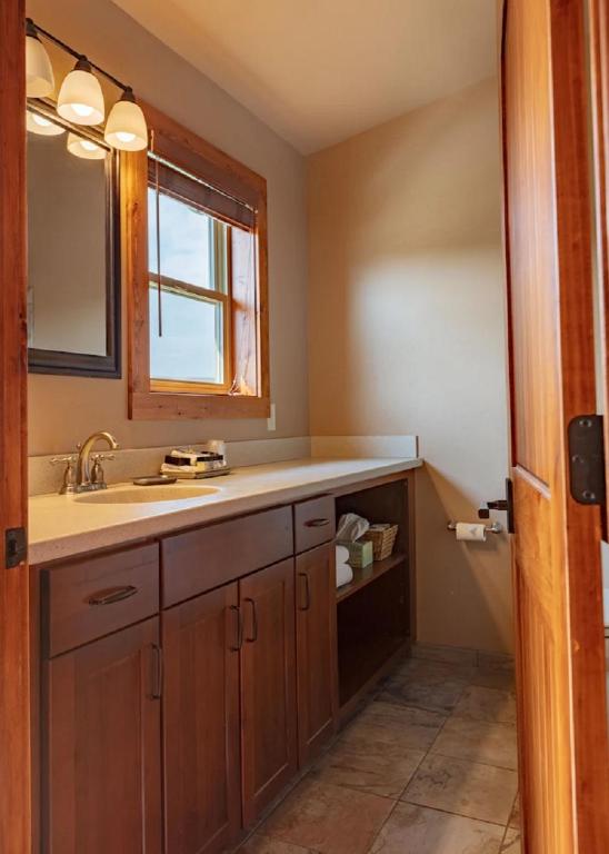 Yellowstone Valley Lodge, Ascend Hotel Collection photo