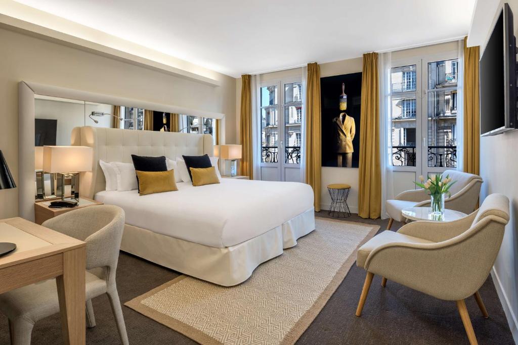 Paris Hotel Camille Paris, Tapestry Collection by Hilton room