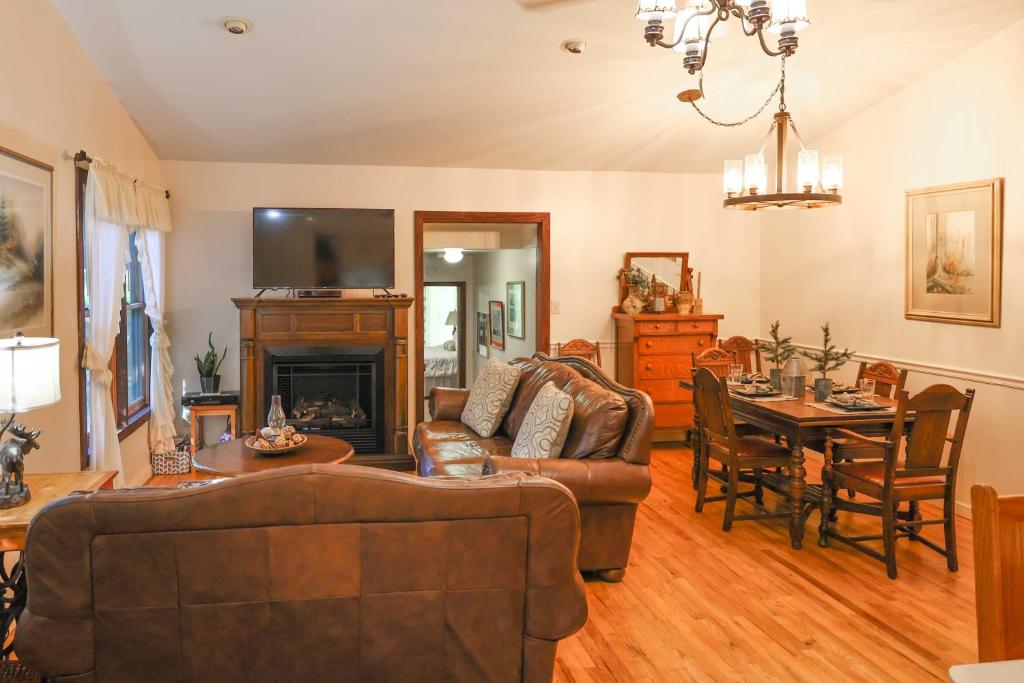 Cozy Whittier Home with Fire Pit Less Than 15 Mi to Hiking! photo