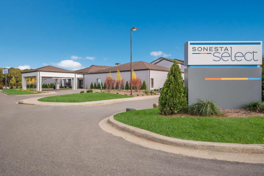 Sonesta Select Detroit Auburn Hills photo