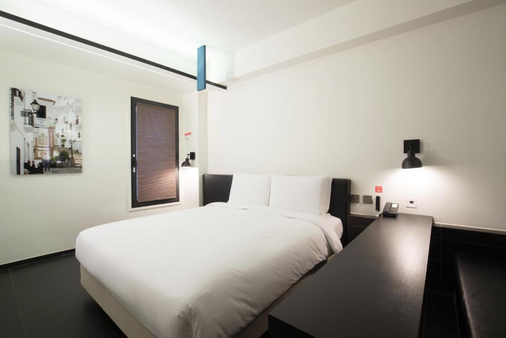 Hotel Room 3