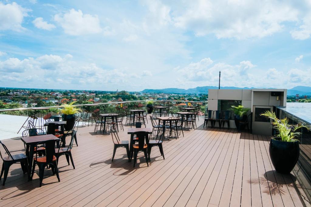 Platinum Adisucipto Hotel &#038; Conference Center