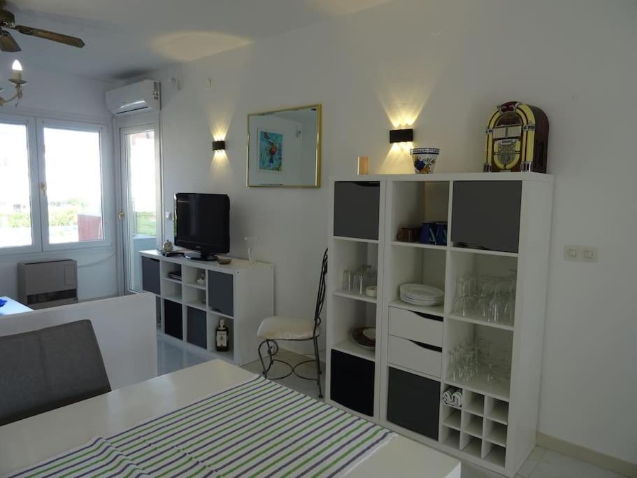 Apartamento céntrico con piscina y parking - 4