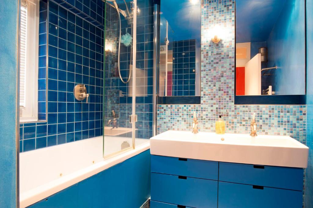 Notting Hill 2-bedroom maisonette with terrace close to Portobello rd photo